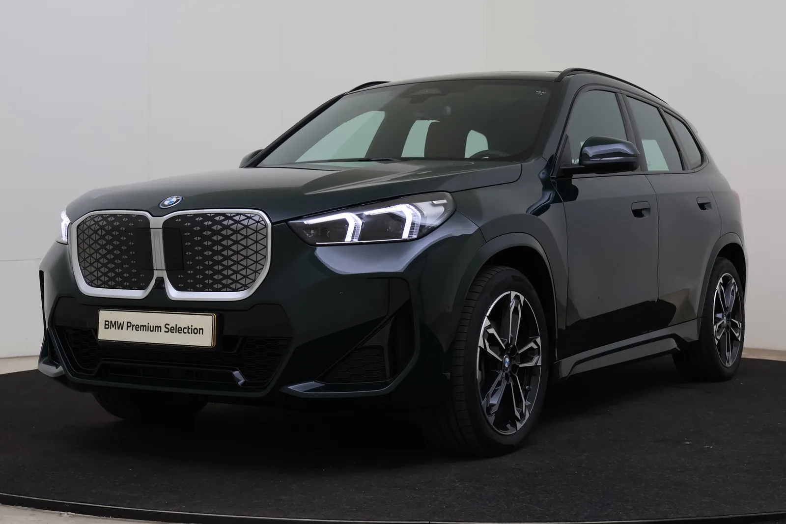 BMW iX1 (2026) — foto 1