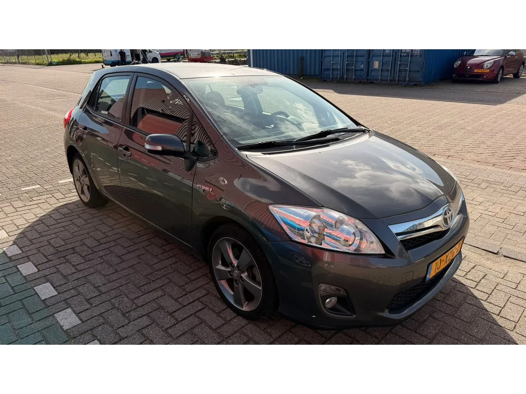 Toyota Auris (2012) — foto 1