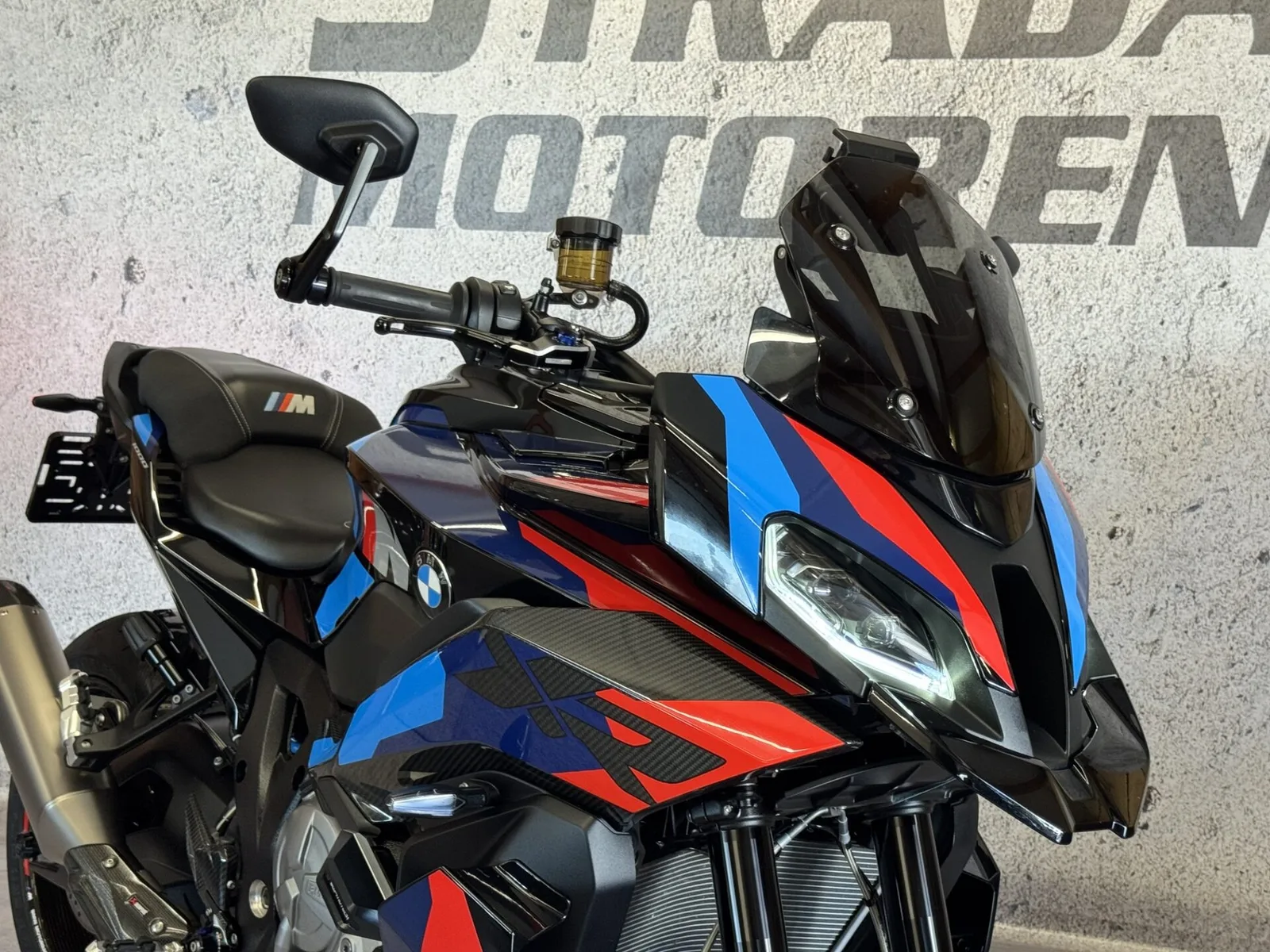 BMW M 1000 XR (2024) — foto 1