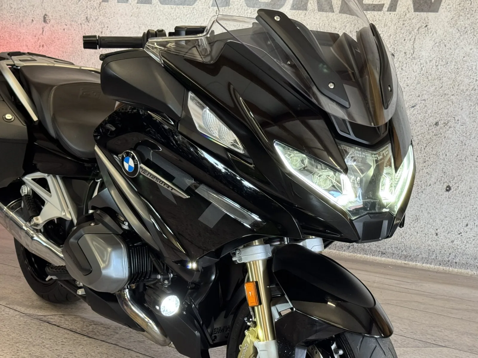 BMW R 1250 RT (2024) — foto 1