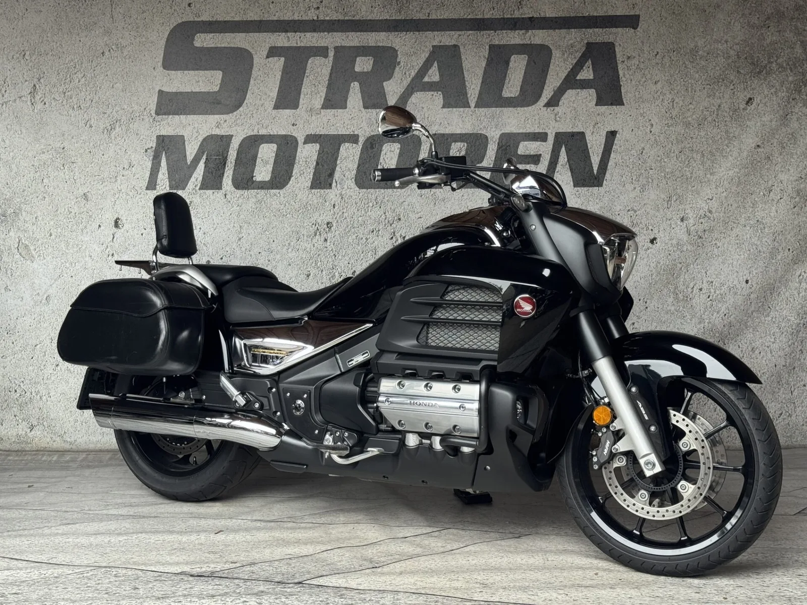 Honda GL1800 Valkyrie (2016) — foto 1