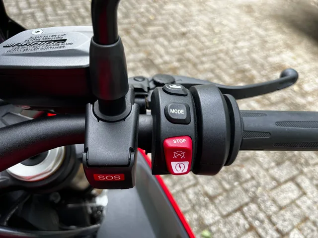 BMW S 1000 R (2022) — foto 1
