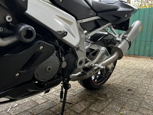 Aprilia Tuono R (2007) — foto 1