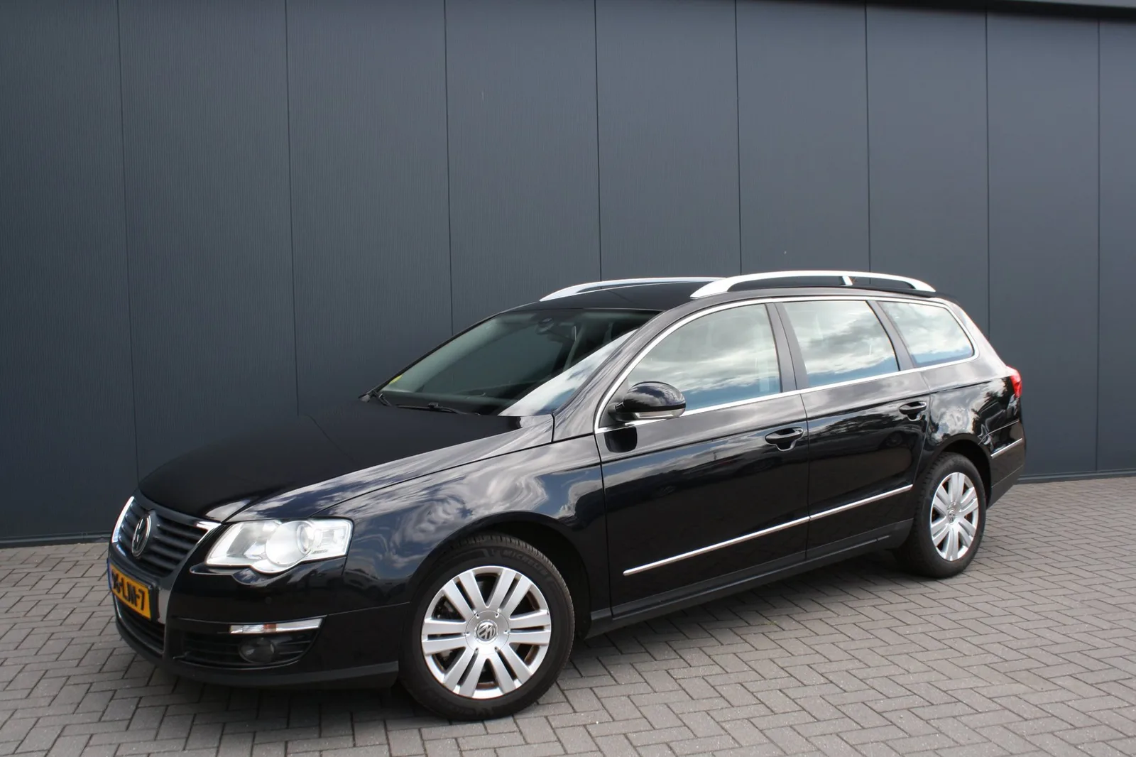 Volkswagen Passat (2010) — foto 1