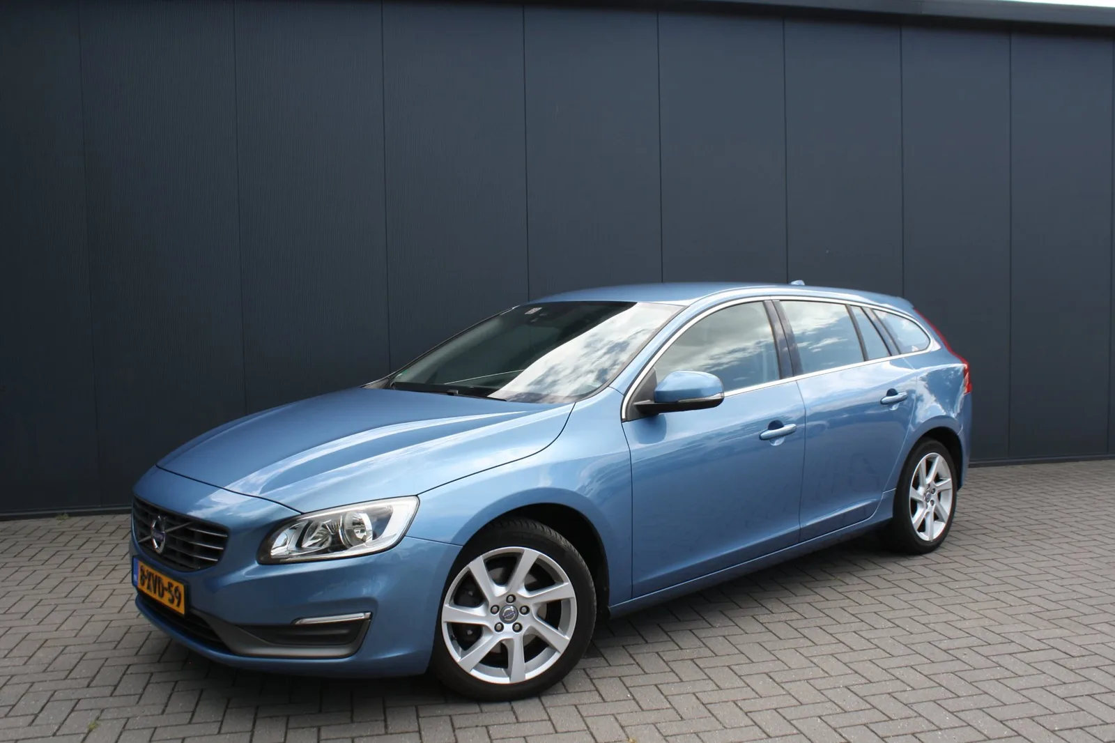 Volvo V60 (2014) — foto 1