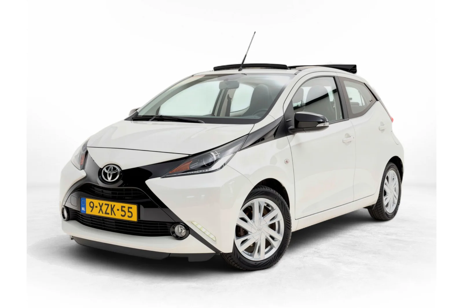 Toyota Aygo (2014) — foto 1