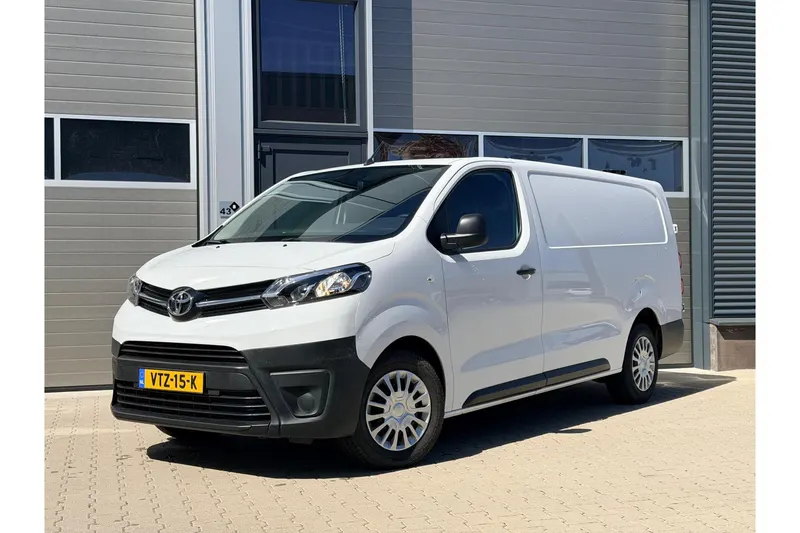 Toyota Proace (2023)