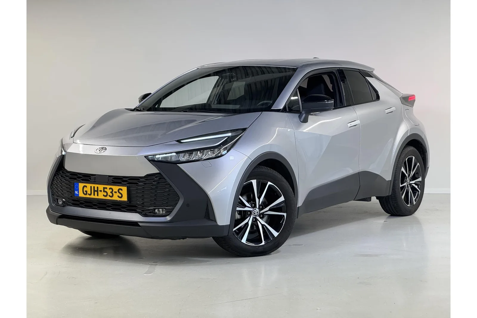 Toyota C-HR (2024) — foto 1