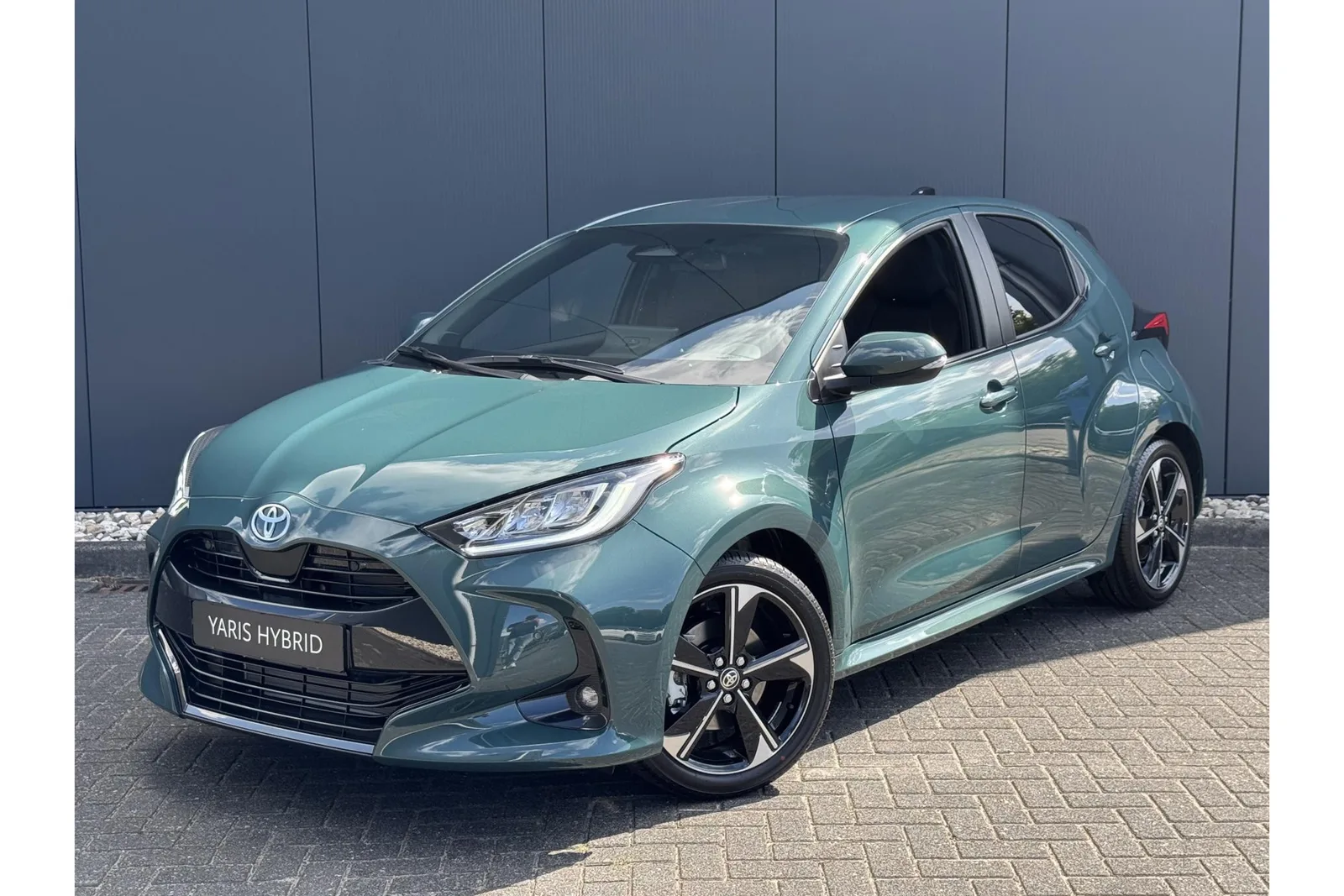 Toyota Yaris (2025) — foto 1