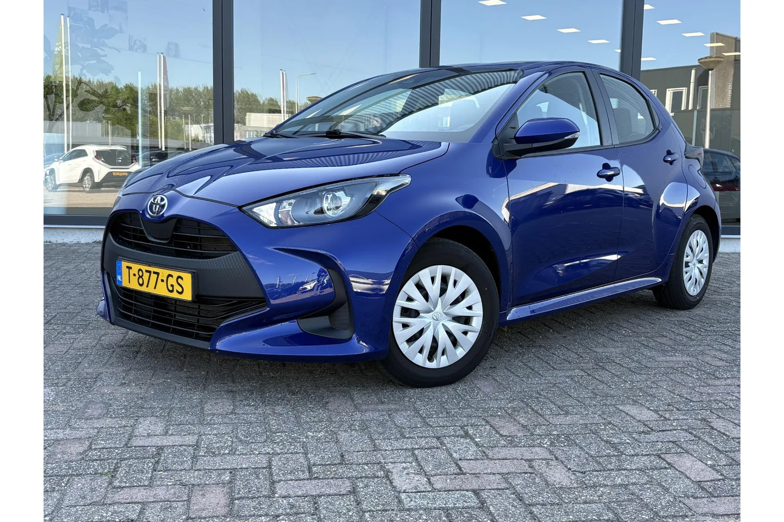 Toyota Yaris (2023) — foto 1