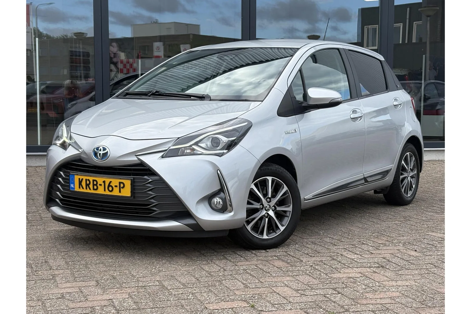 Toyota Yaris (2020) — foto 1