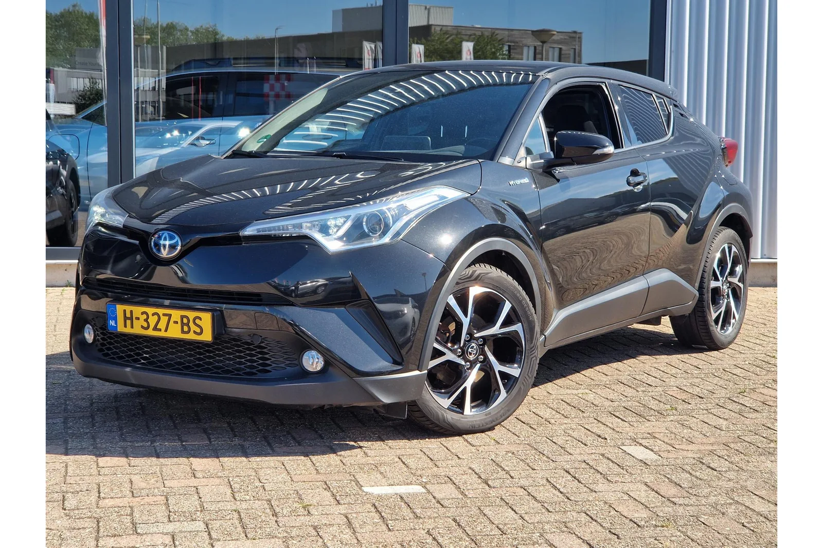Toyota C-HR (2019) — foto 1