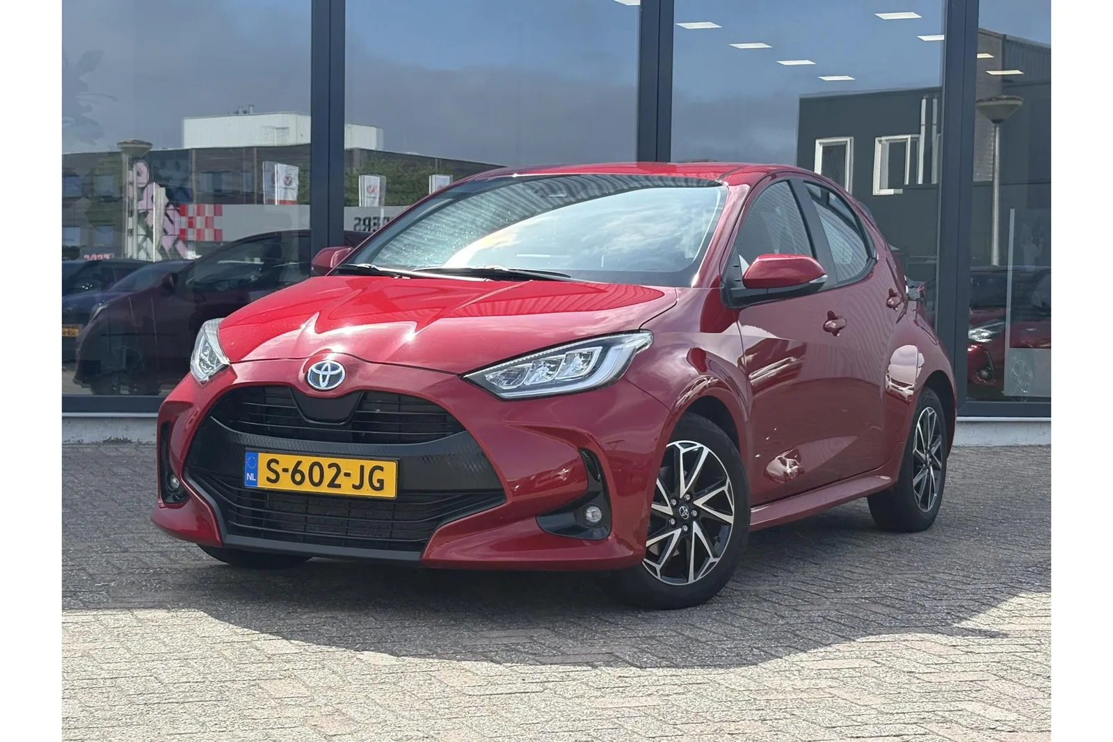 Toyota Yaris (2023) — foto 1