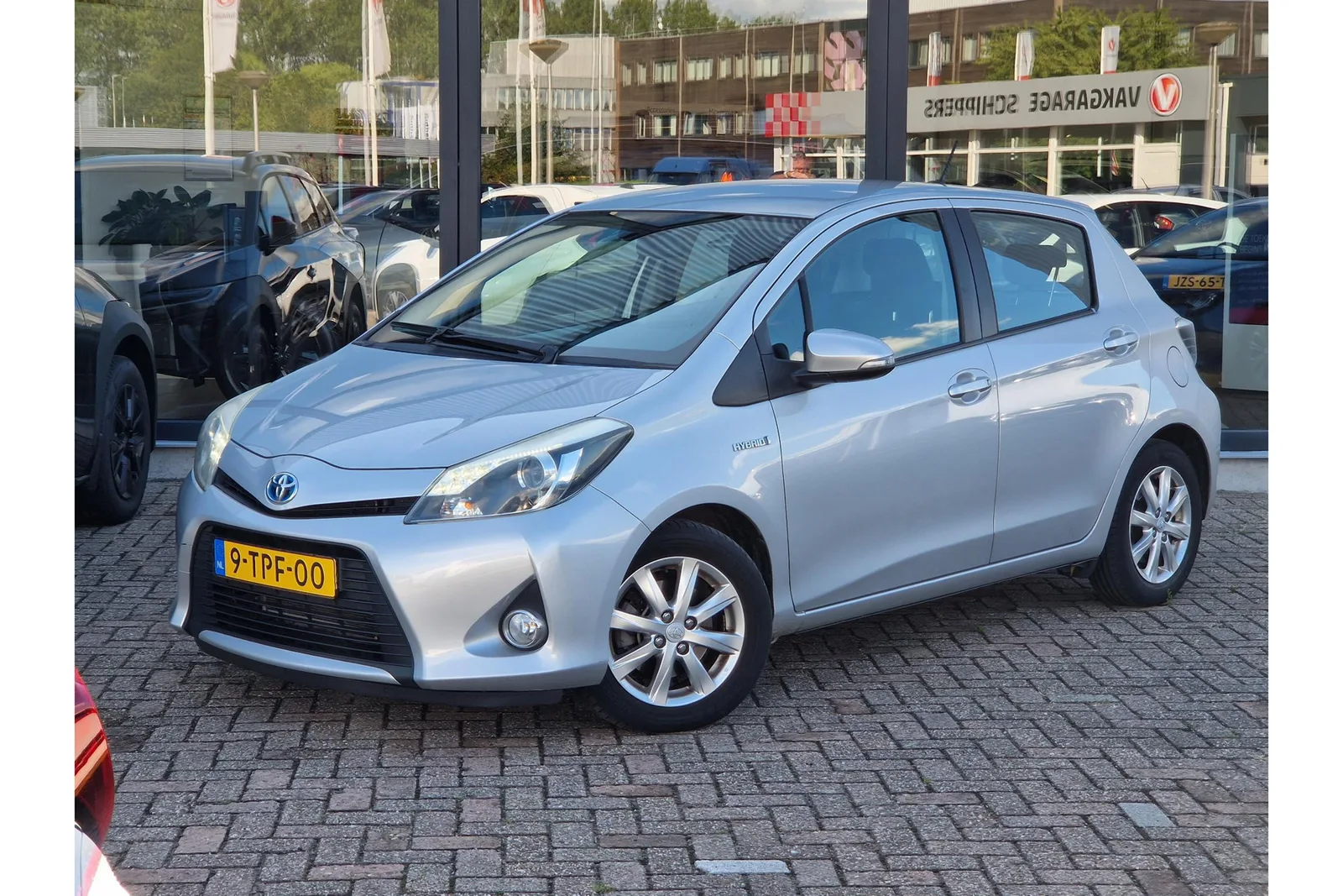 Toyota Yaris (2012) — foto 1