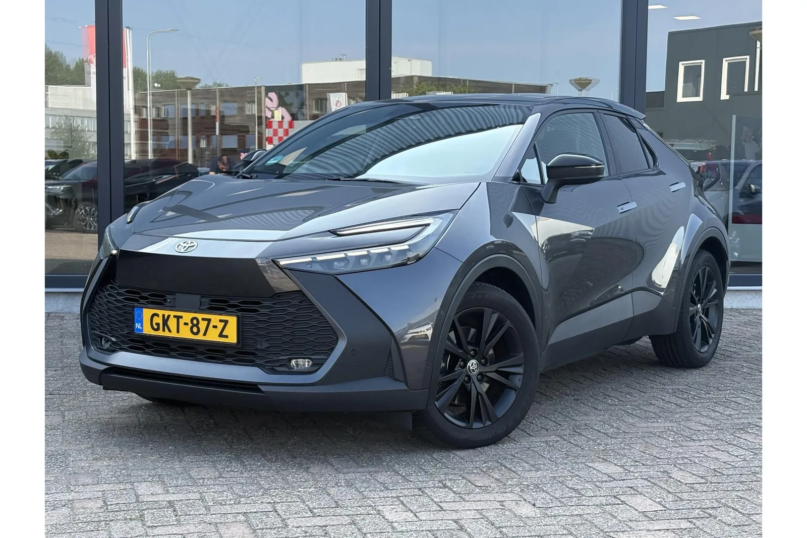 Toyota C-HR (2024) — foto 1