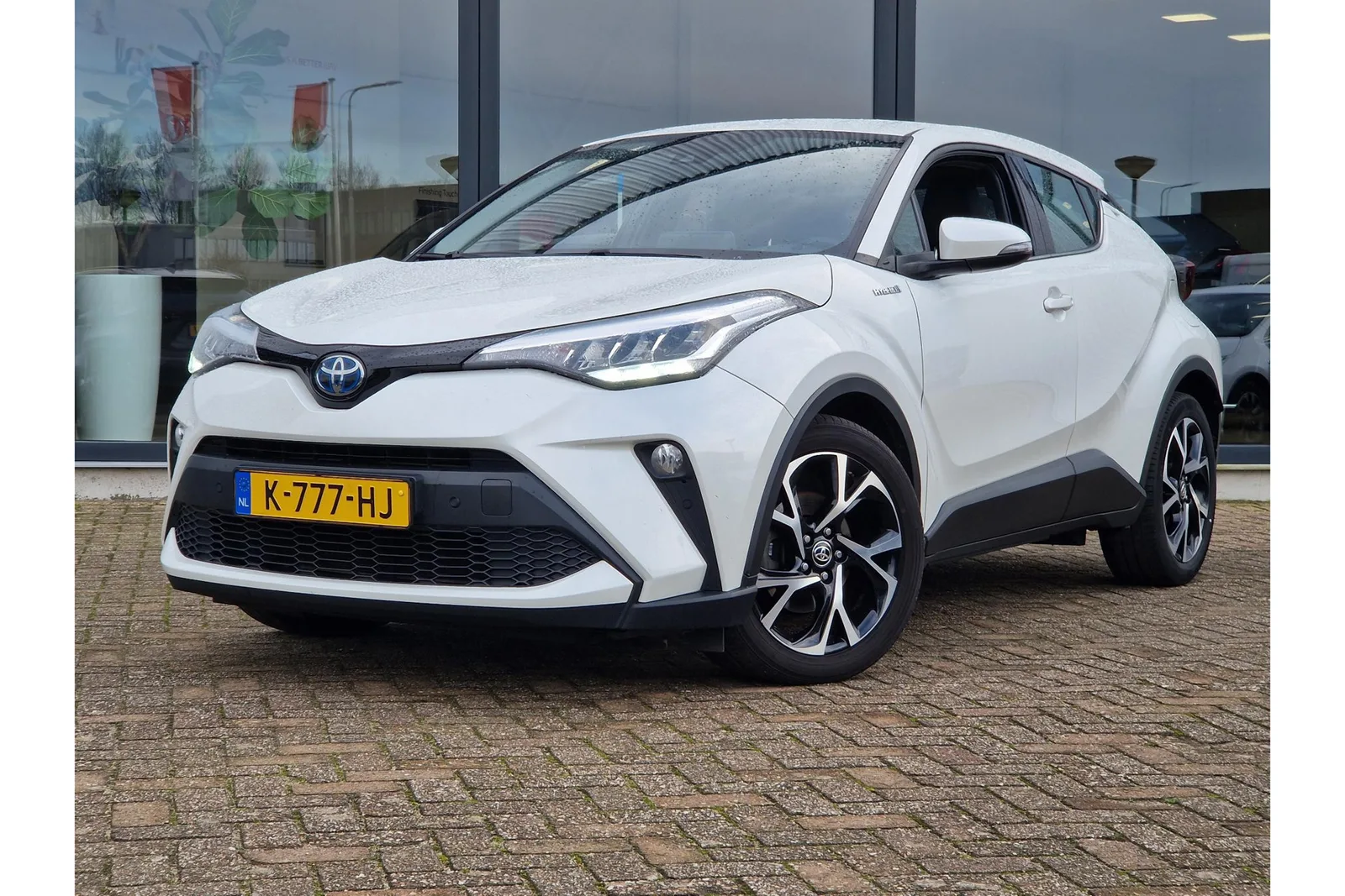 Toyota C-HR (2020) — foto 1