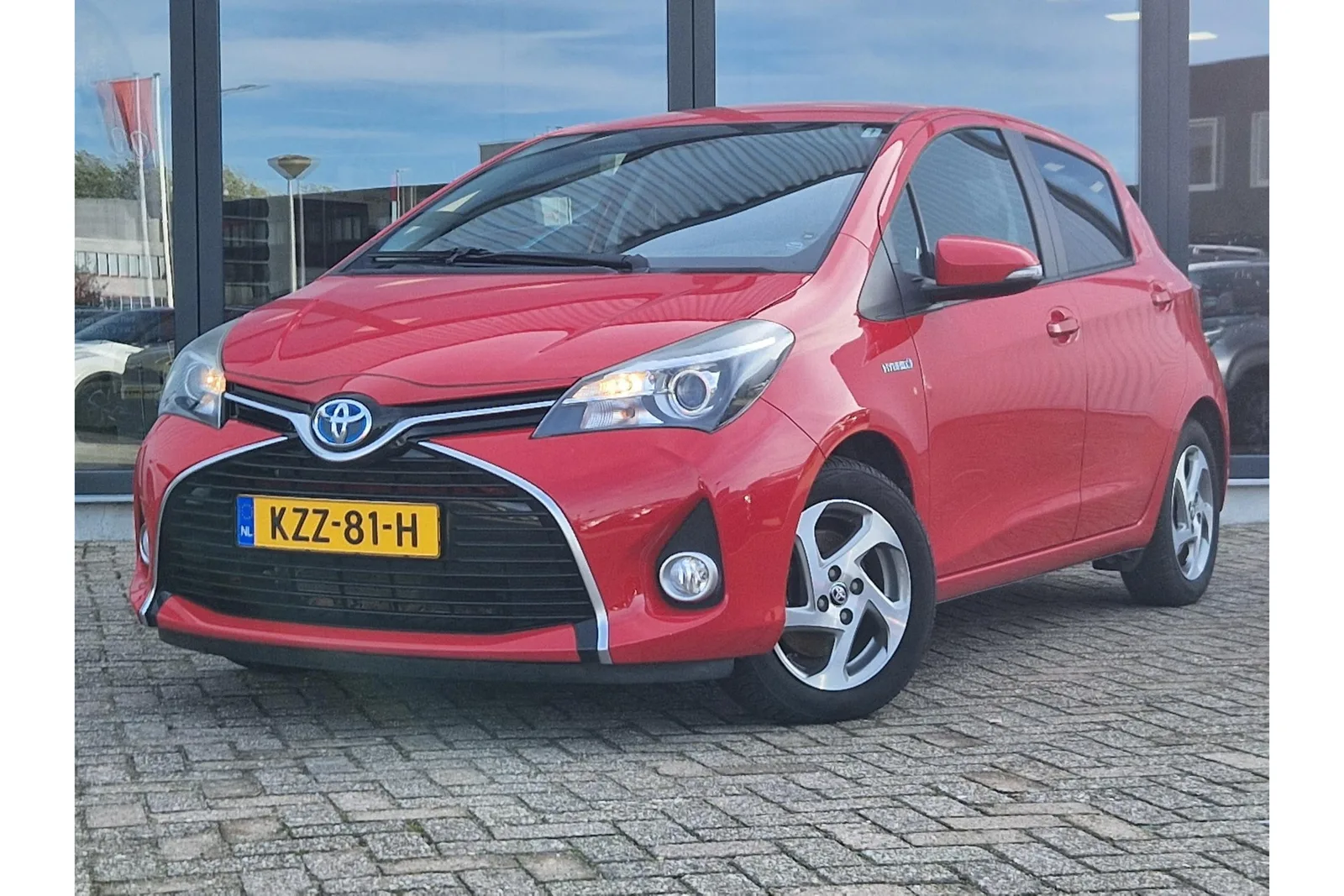 Toyota Yaris (2016) — foto 1