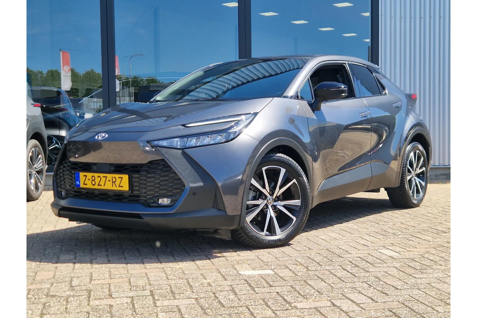 Toyota C-HR (2024) — foto 1
