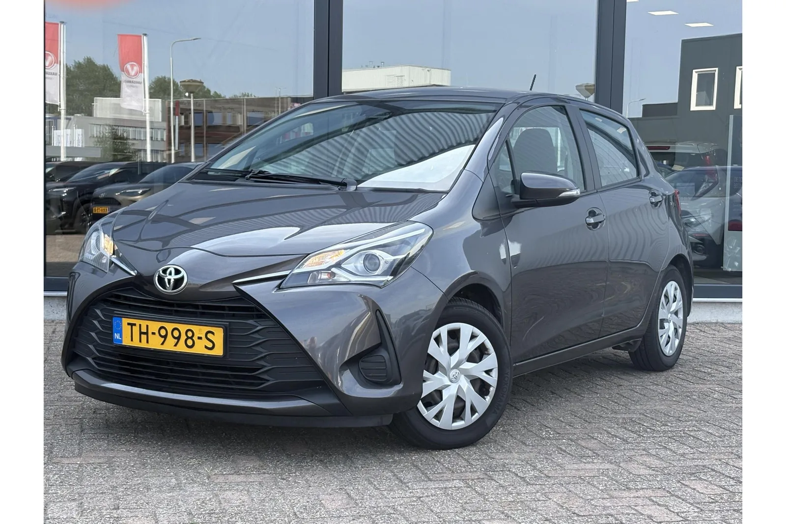 Toyota Yaris (2018) — foto 1