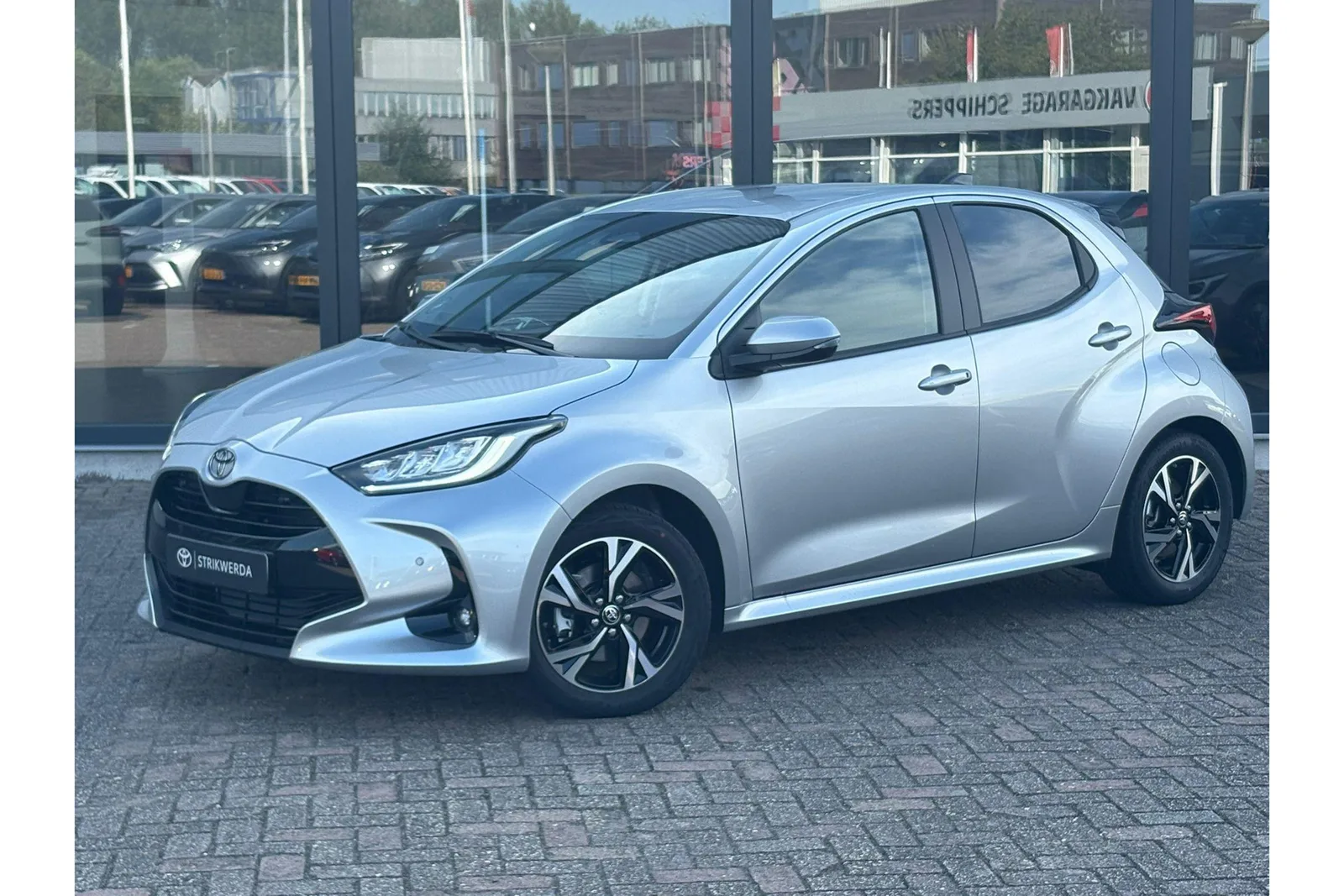 Toyota Yaris (2025) — foto 1