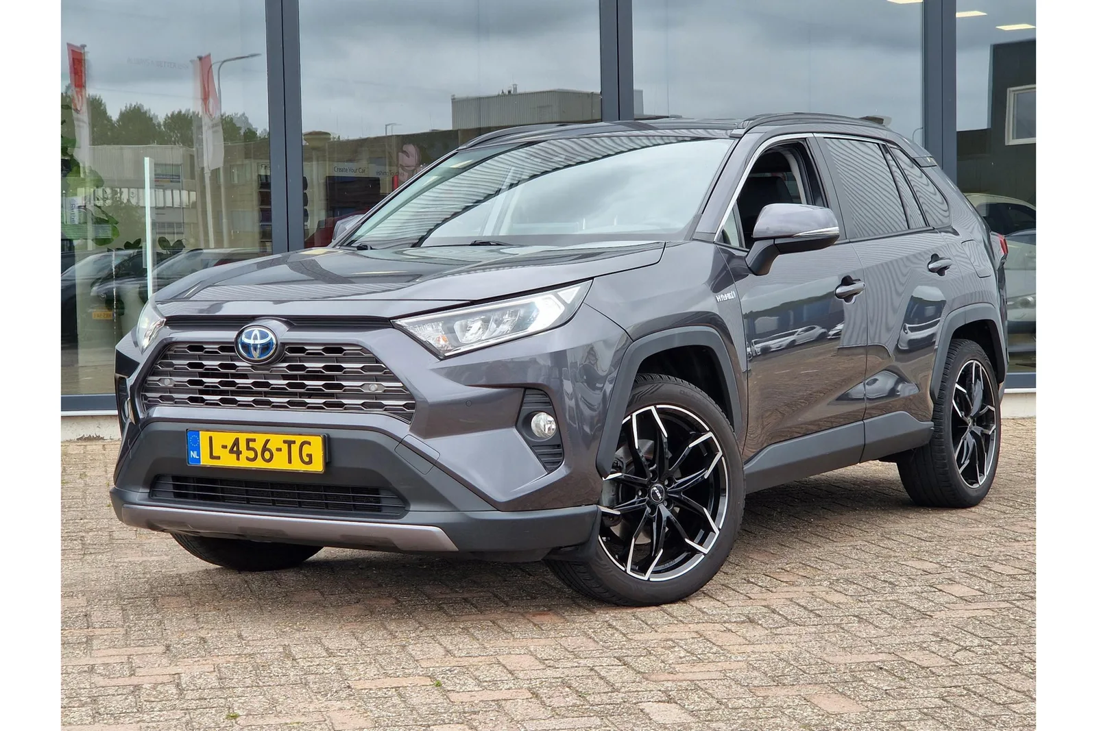 Toyota RAV4 (2019) — foto 1