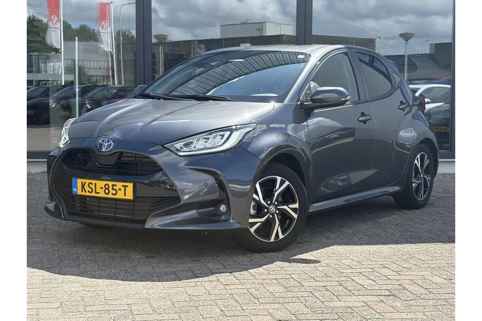 Toyota Yaris (2025) — foto 1