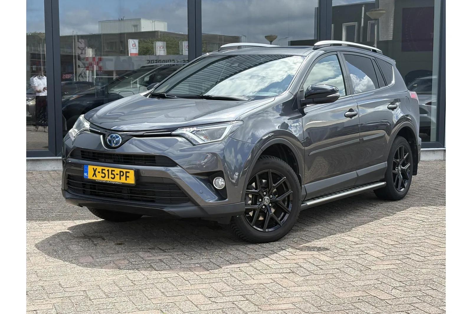 Toyota RAV4 (2018) — foto 1