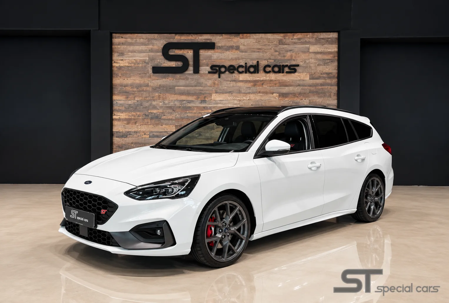 Ford Focus (2021) — foto 1