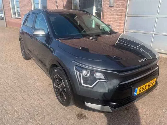 Kia Niro (2024) — foto 1