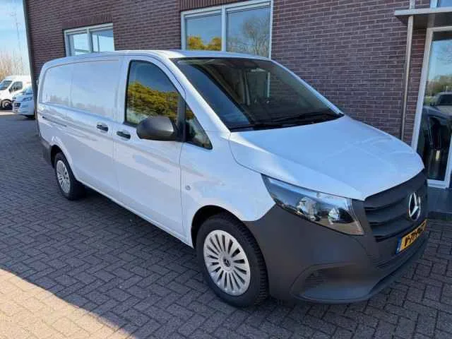 Mercedes-Benz Vito (2024) — foto 1