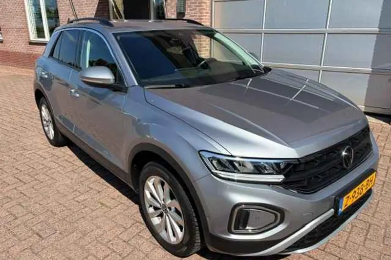 Volkswagen T-Roc (2024)