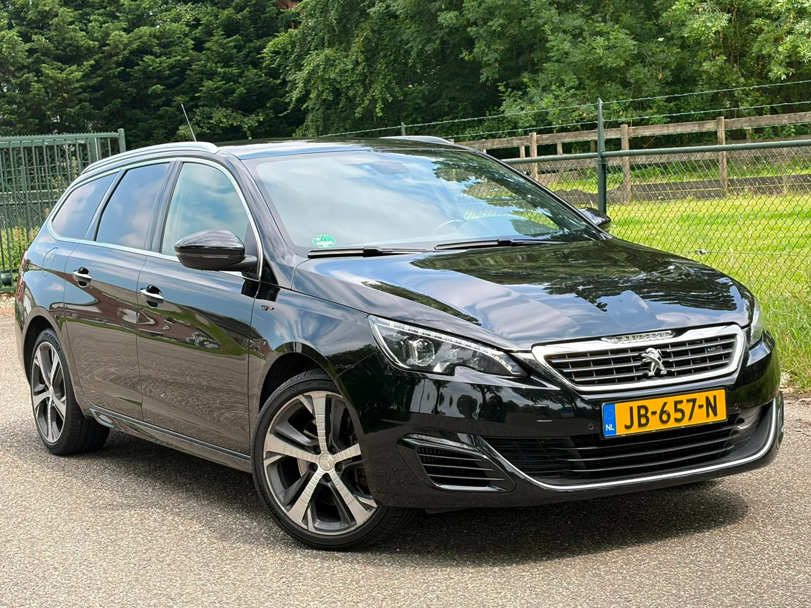 Peugeot 308 (2016) — foto 1