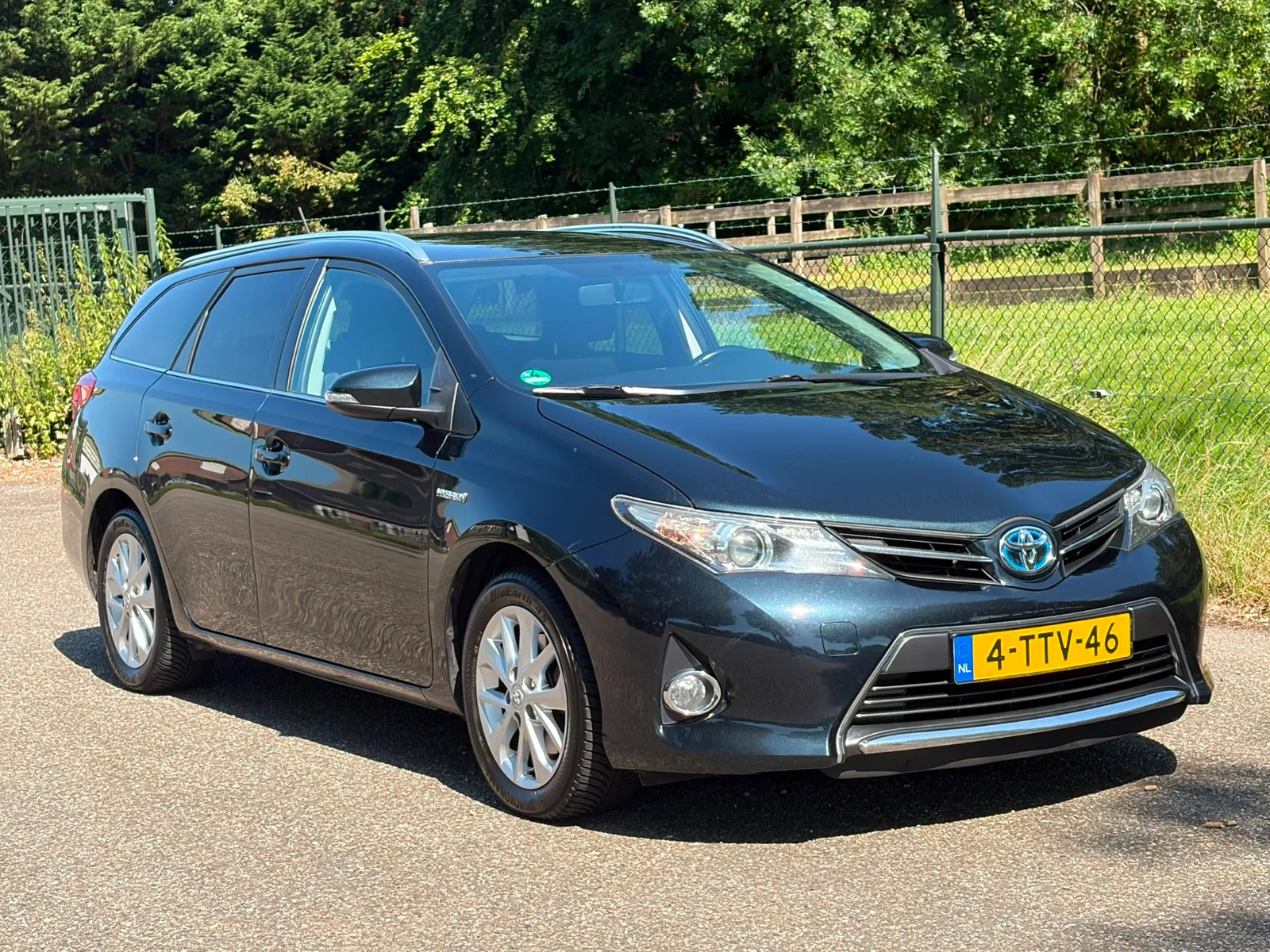 Toyota Auris (2014) — foto 1