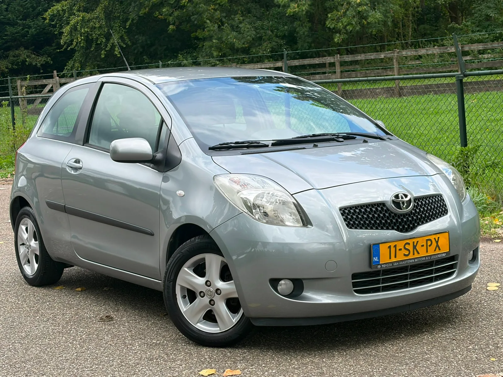 Toyota Yaris (2006) — foto 1