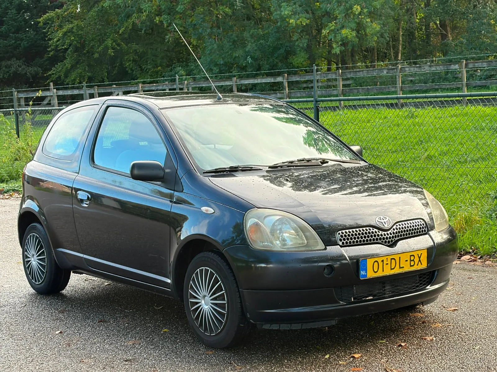 Toyota Yaris (1999) — foto 1