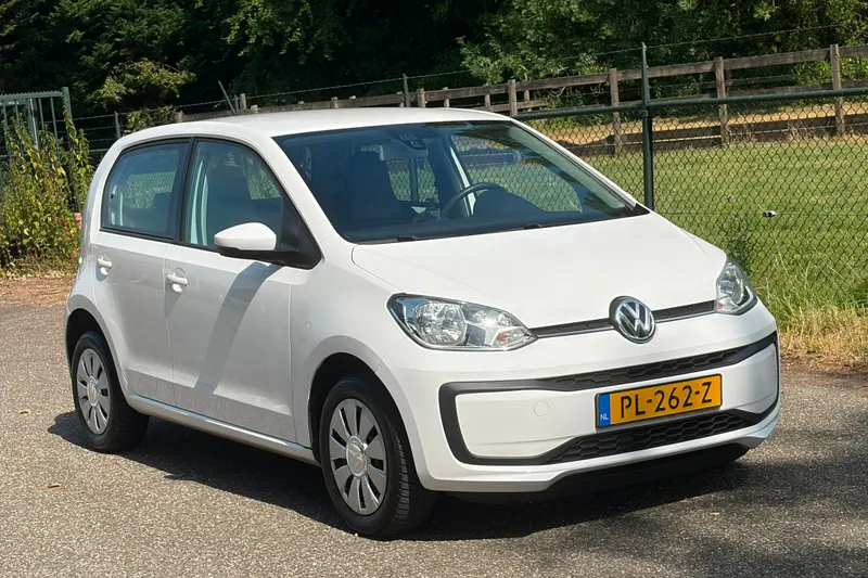 Volkswagen Up! (2017)