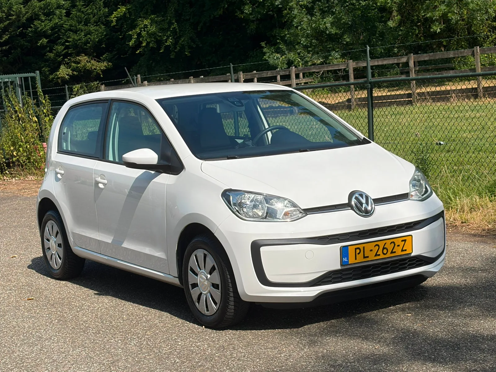 Volkswagen Up! (2017) — foto 1