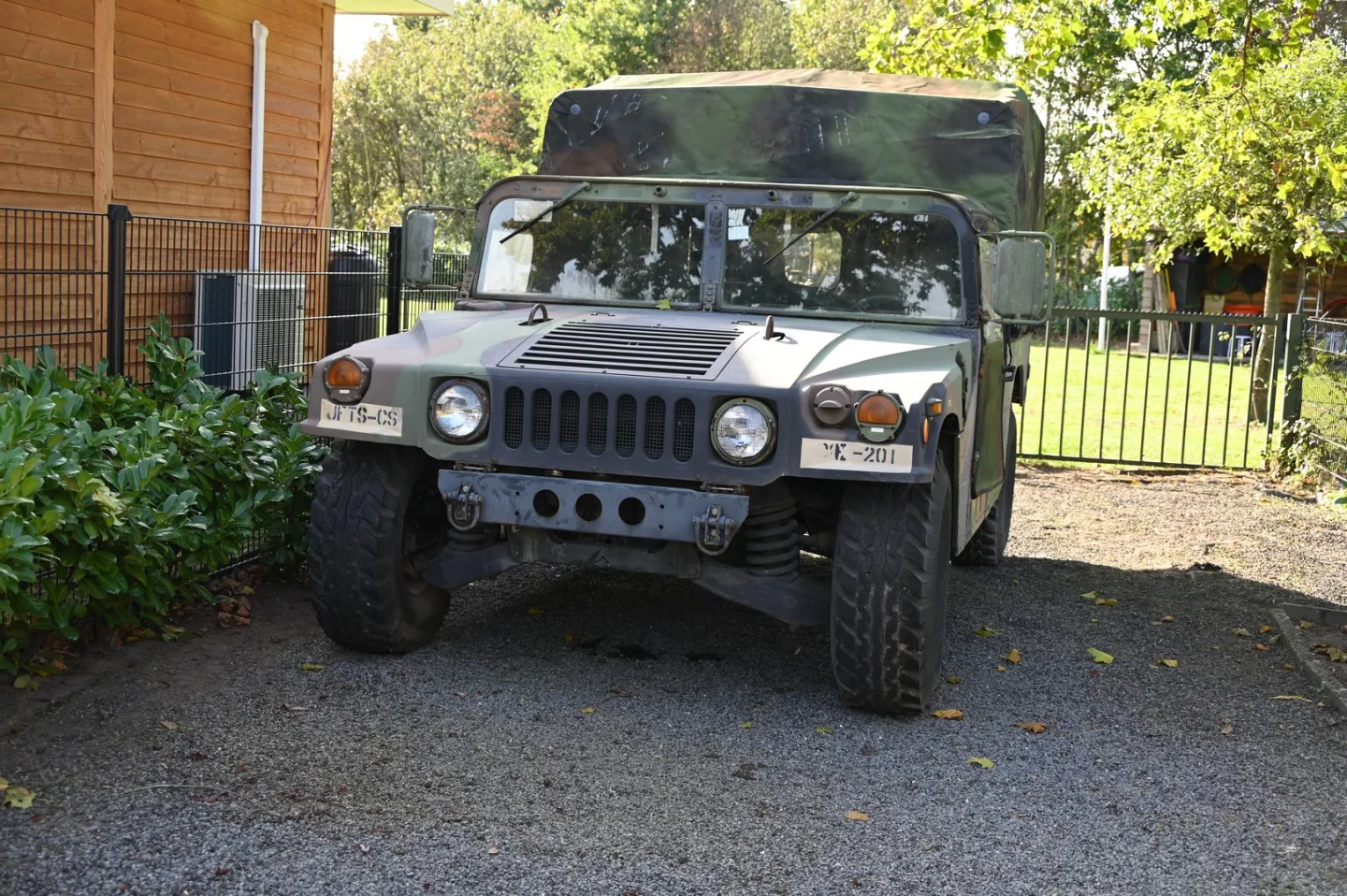 Hummer Humvee (1986) — foto 1