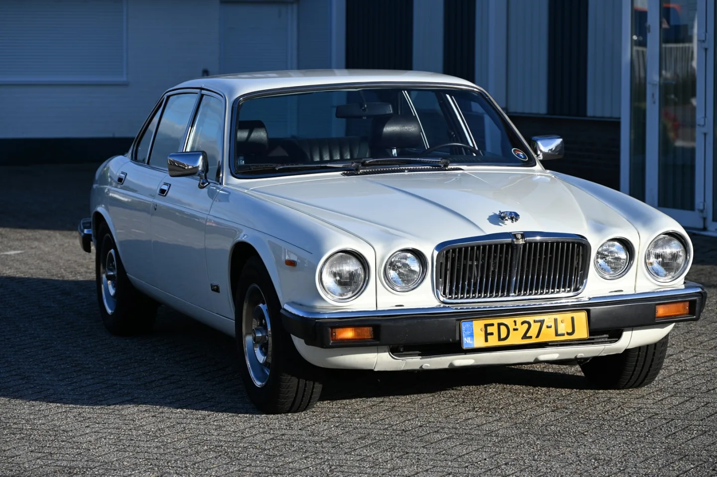 Jaguar XJ6 (1979) — foto 1