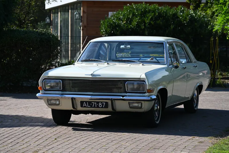 Opel Admiral (1965)