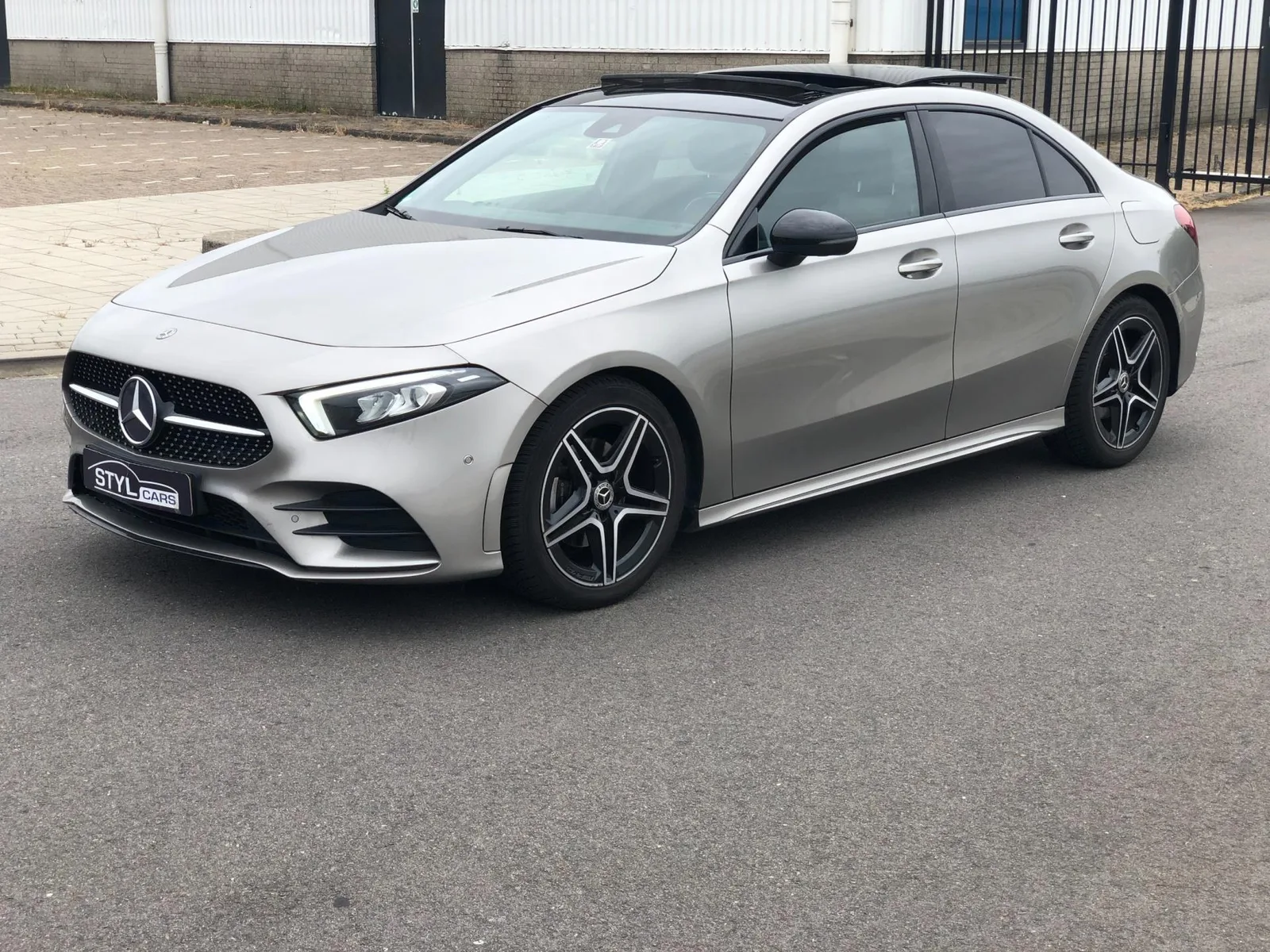 Mercedes-Benz A-Klasse (2019) — foto 1