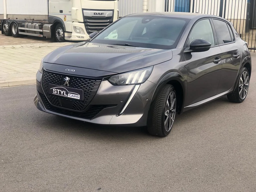 Peugeot 208 (2022) — foto 1
