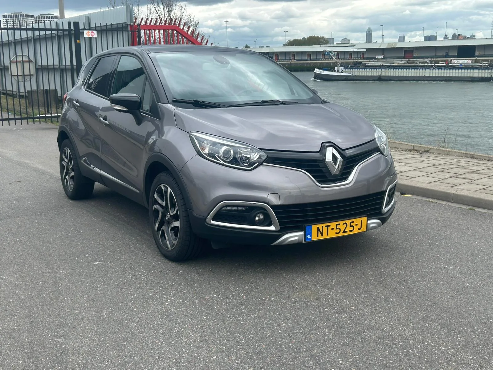 Renault Captur (2017) — foto 1