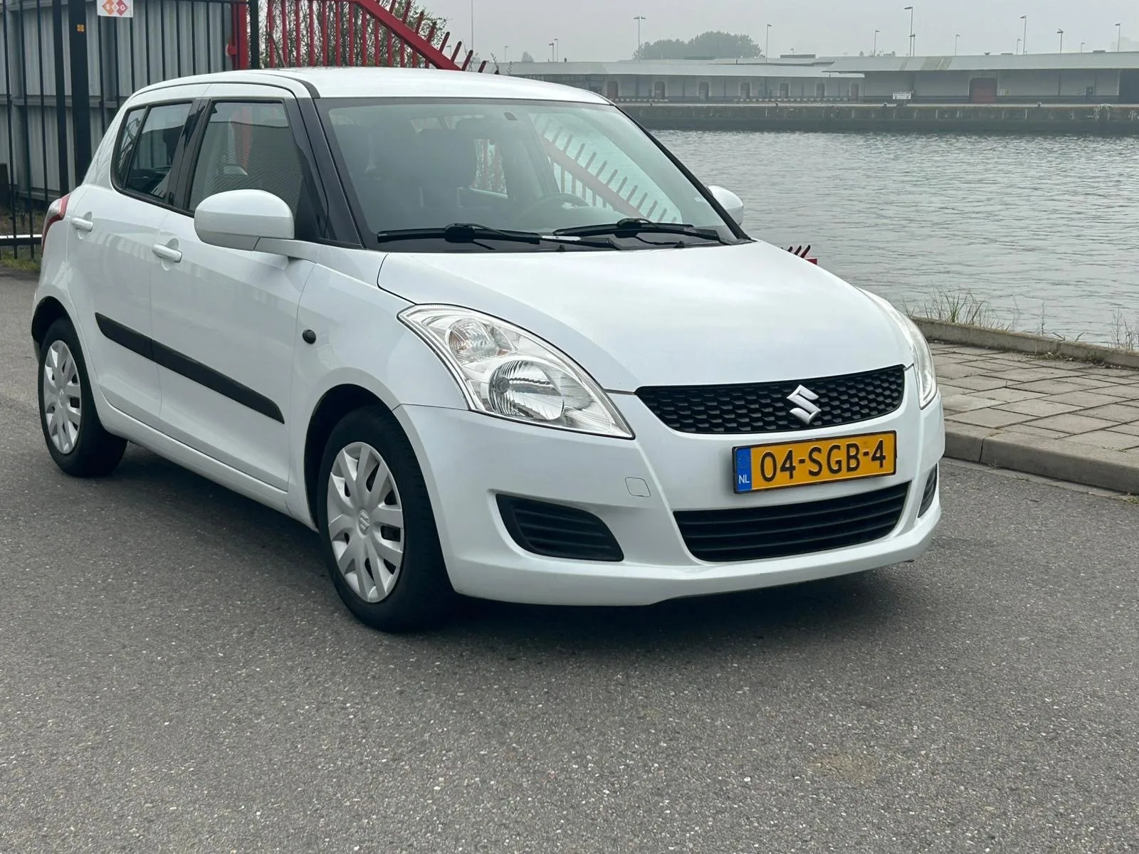 Suzuki Swift (2011) — foto 1