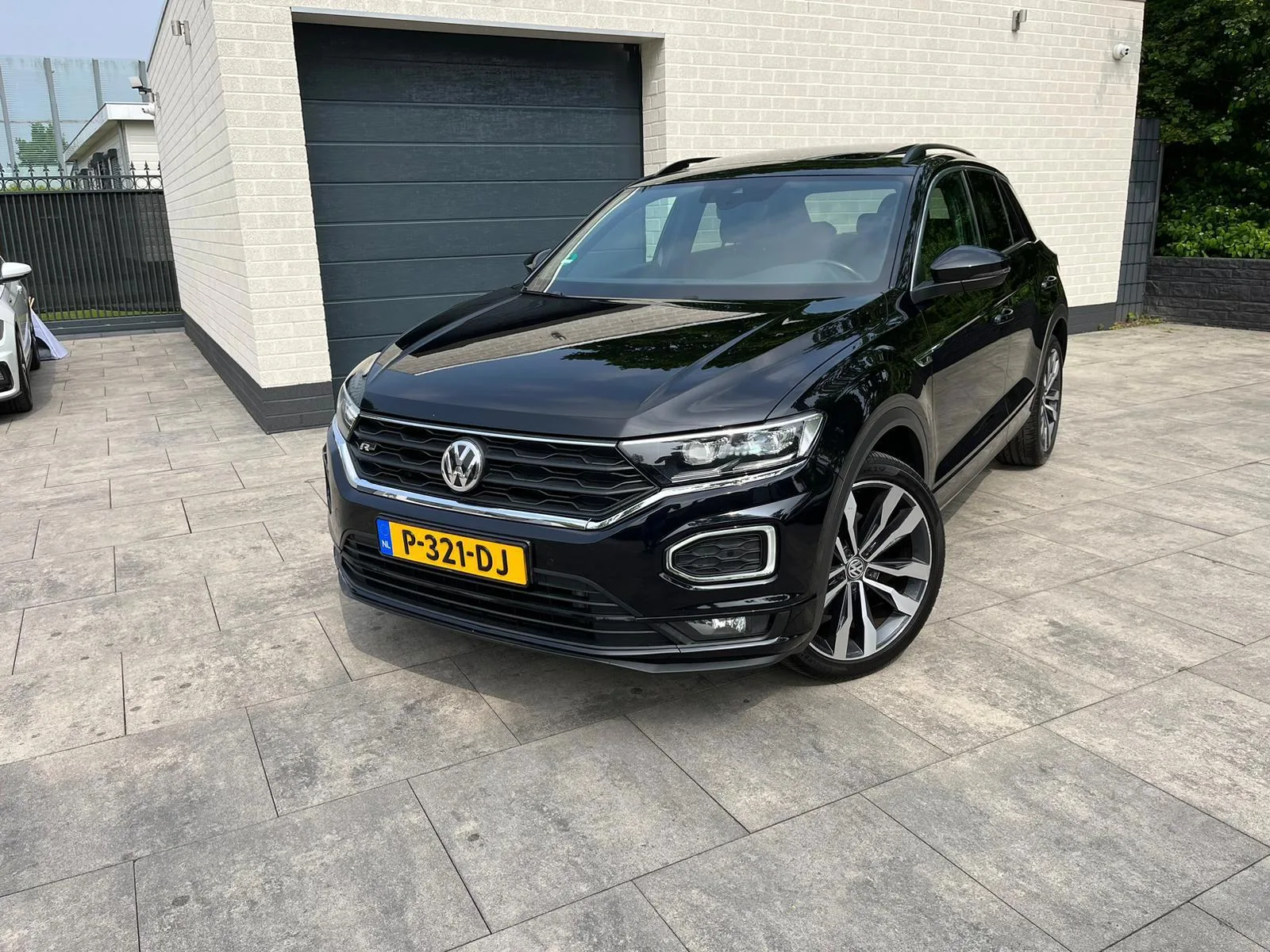 Volkswagen T-Roc (2018) — foto 1