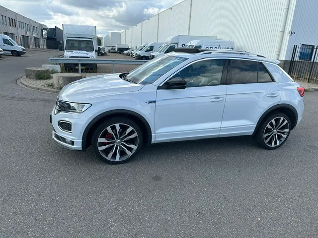 Volkswagen T-Roc (2019) — foto 1