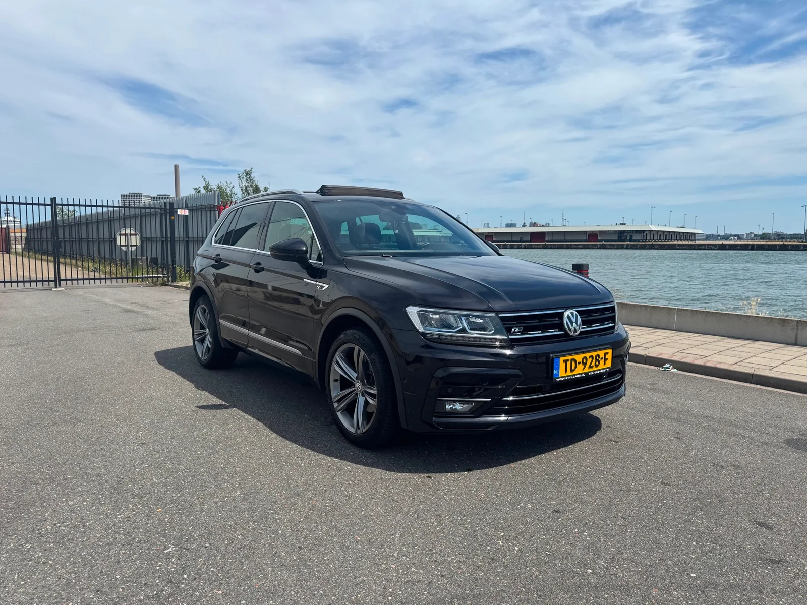 Volkswagen Tiguan (2018) — foto 1