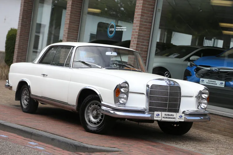 Mercedes-Benz 200-Serie (1965)