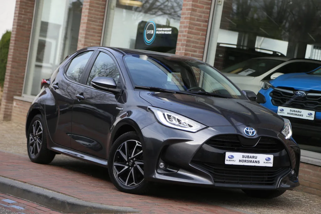 Toyota Yaris (2024) — foto 1