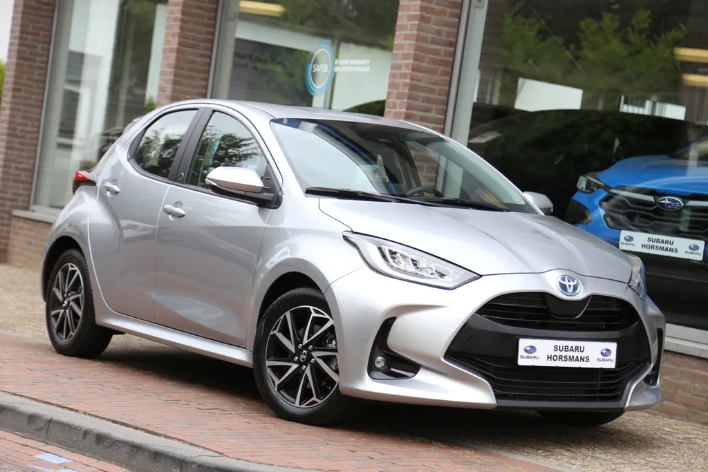 Toyota Yaris (2022) — foto 1